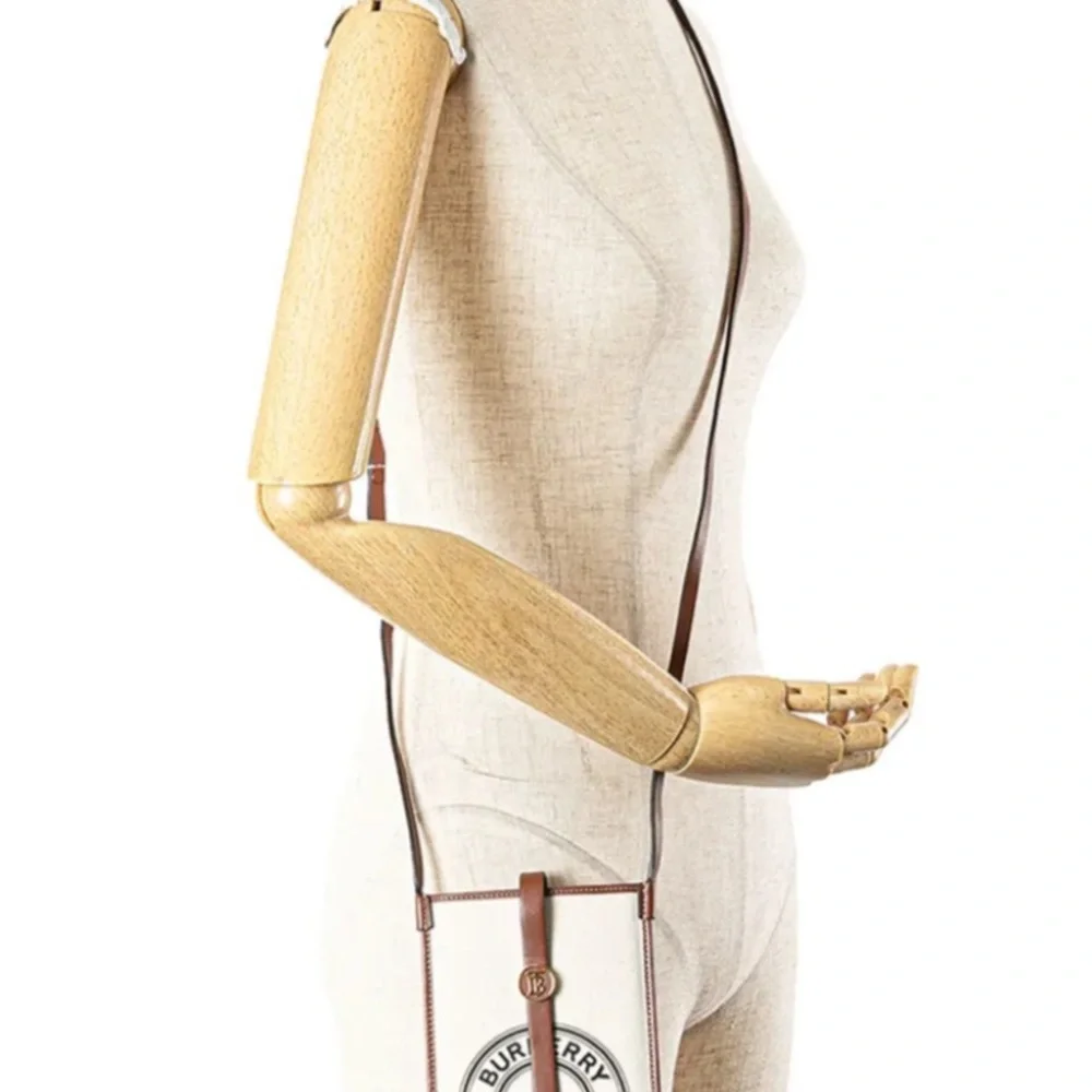 Burberry Canvas & Leather Anne Phone Case With Strap crossbody bag
Never used - Picture 6 of 16